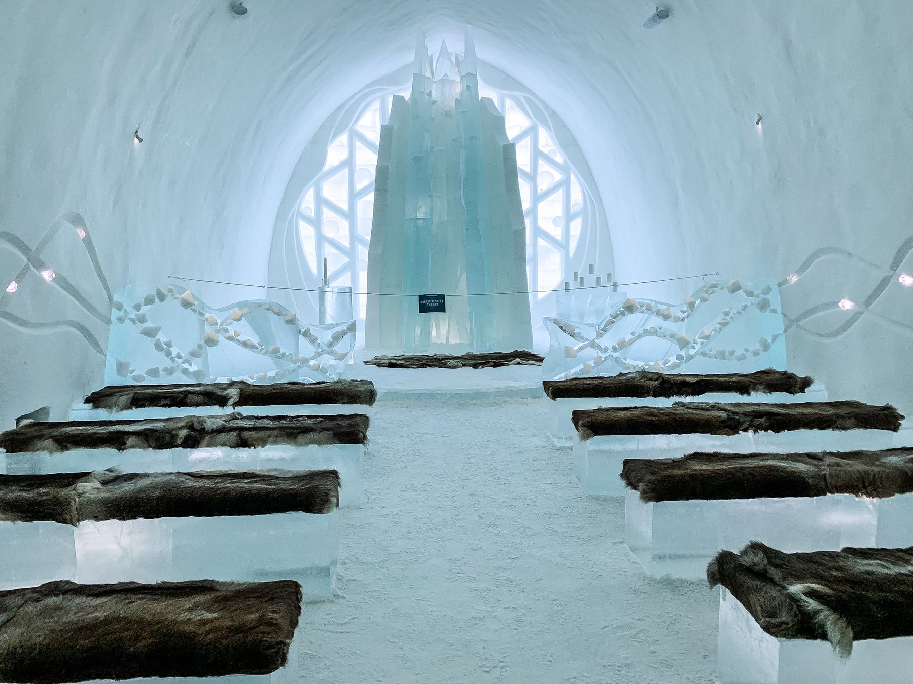 Ice-Hotel-Kiruna-Chapel.jpg