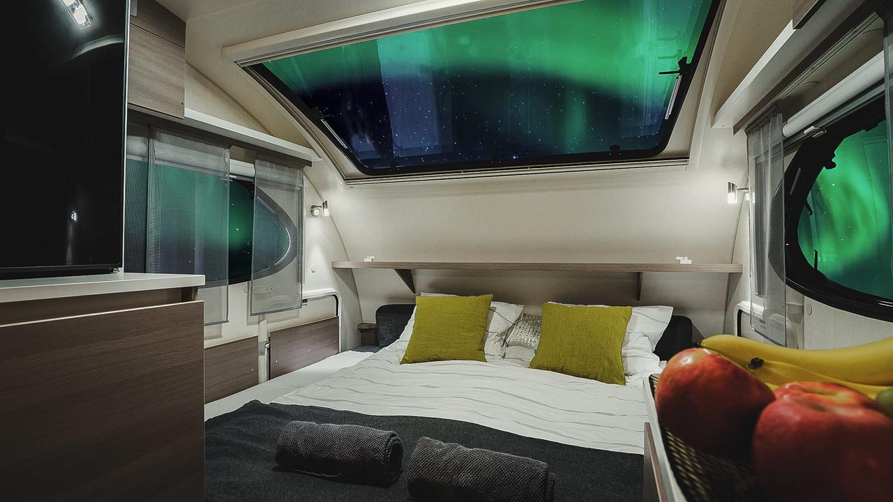Apukka Resort Aurora wagon.jpg