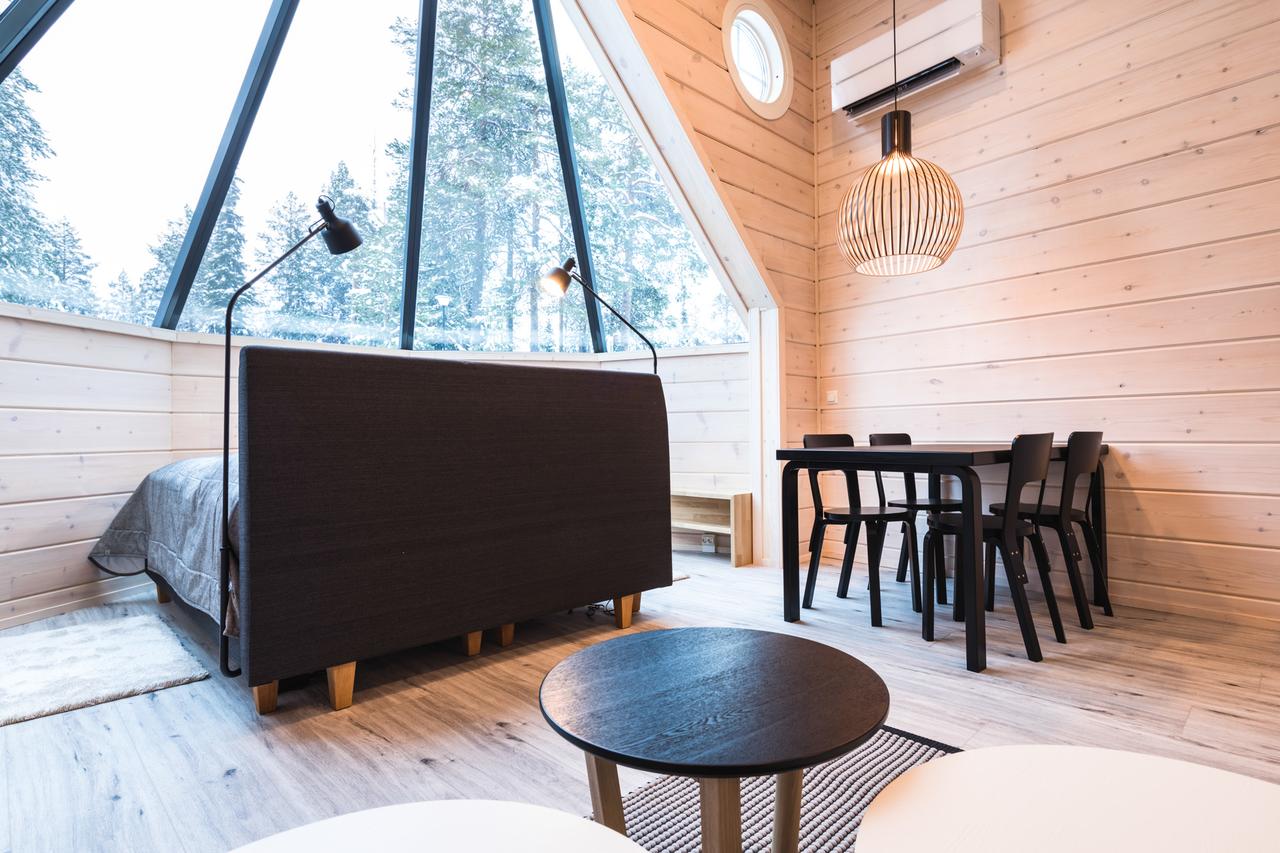 Pyhä igloos inside.jpg