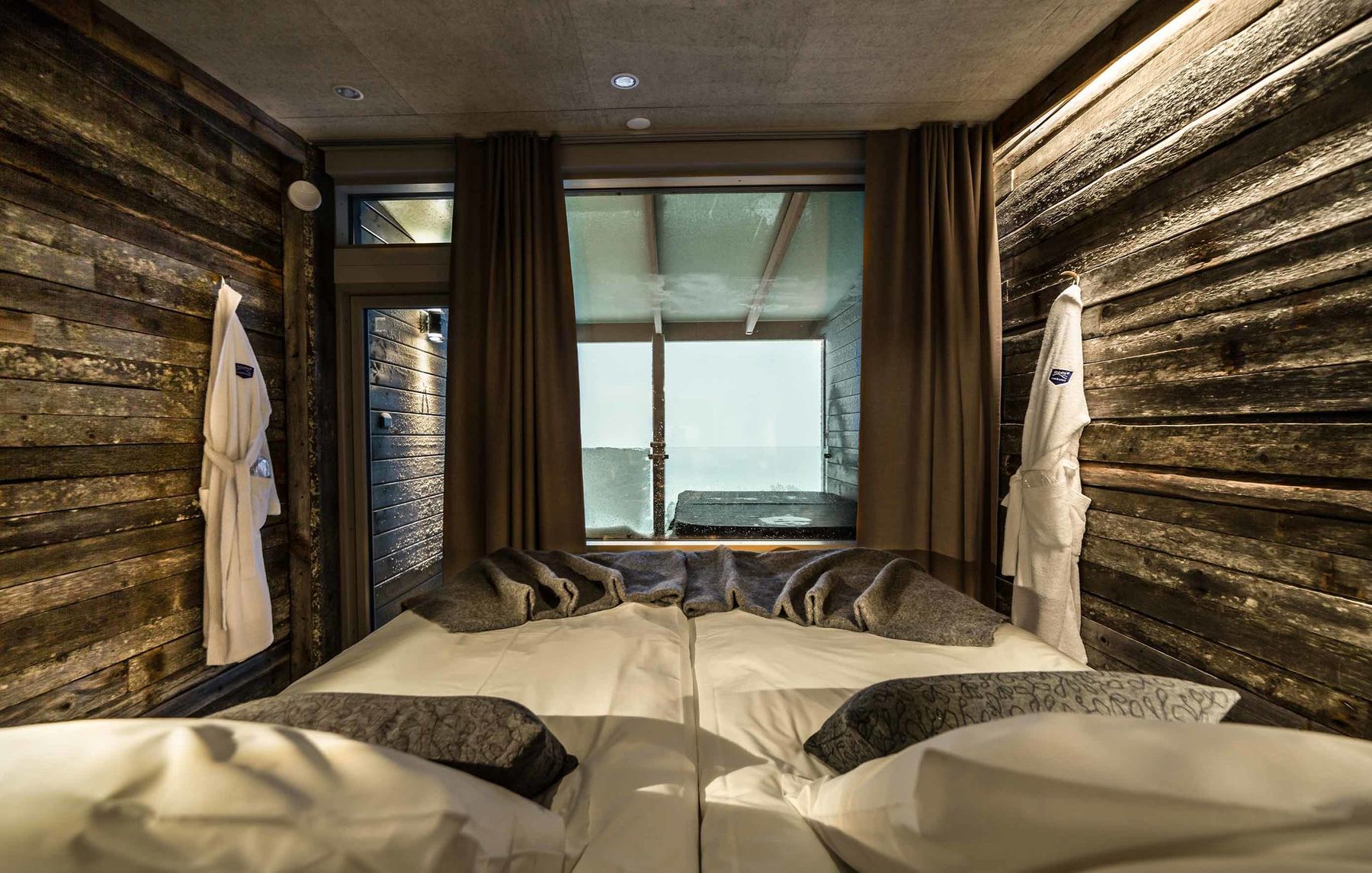 Aurora view suite bed.jpg