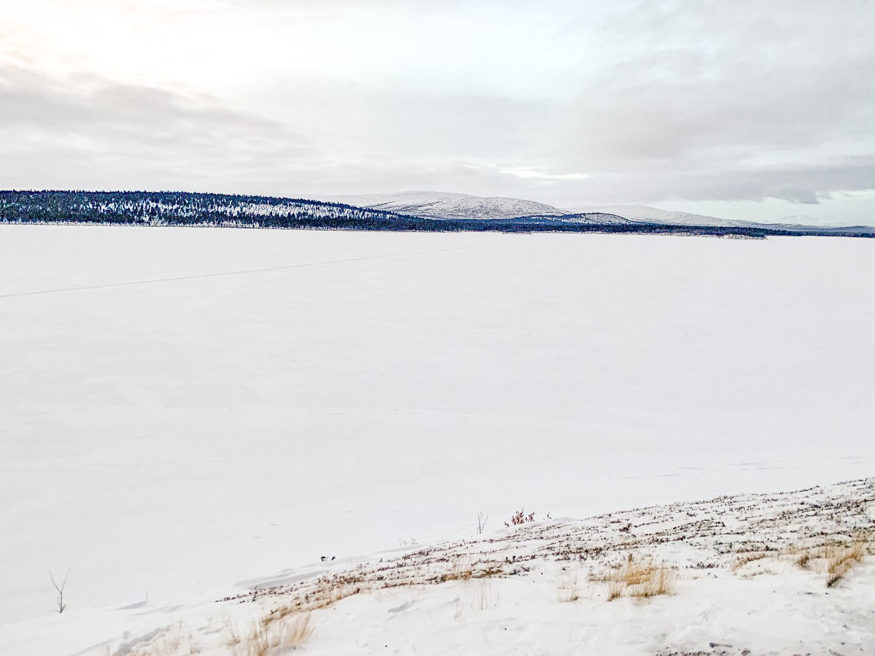 lake-sweden-lapland-3.jpg