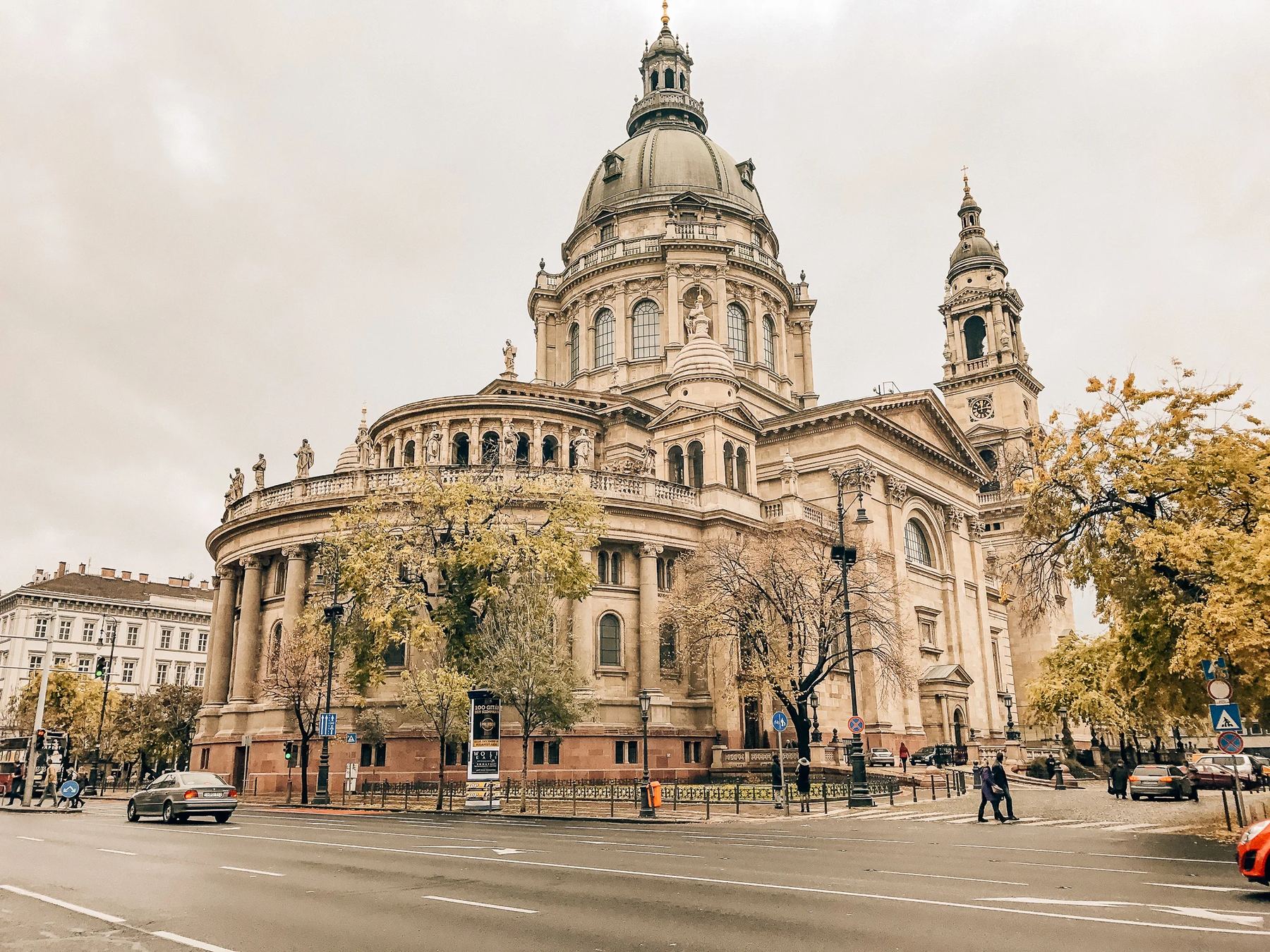 Budapest Reiseführer - Die besten Restaurants, Bars, Clubs und Ruinenbars