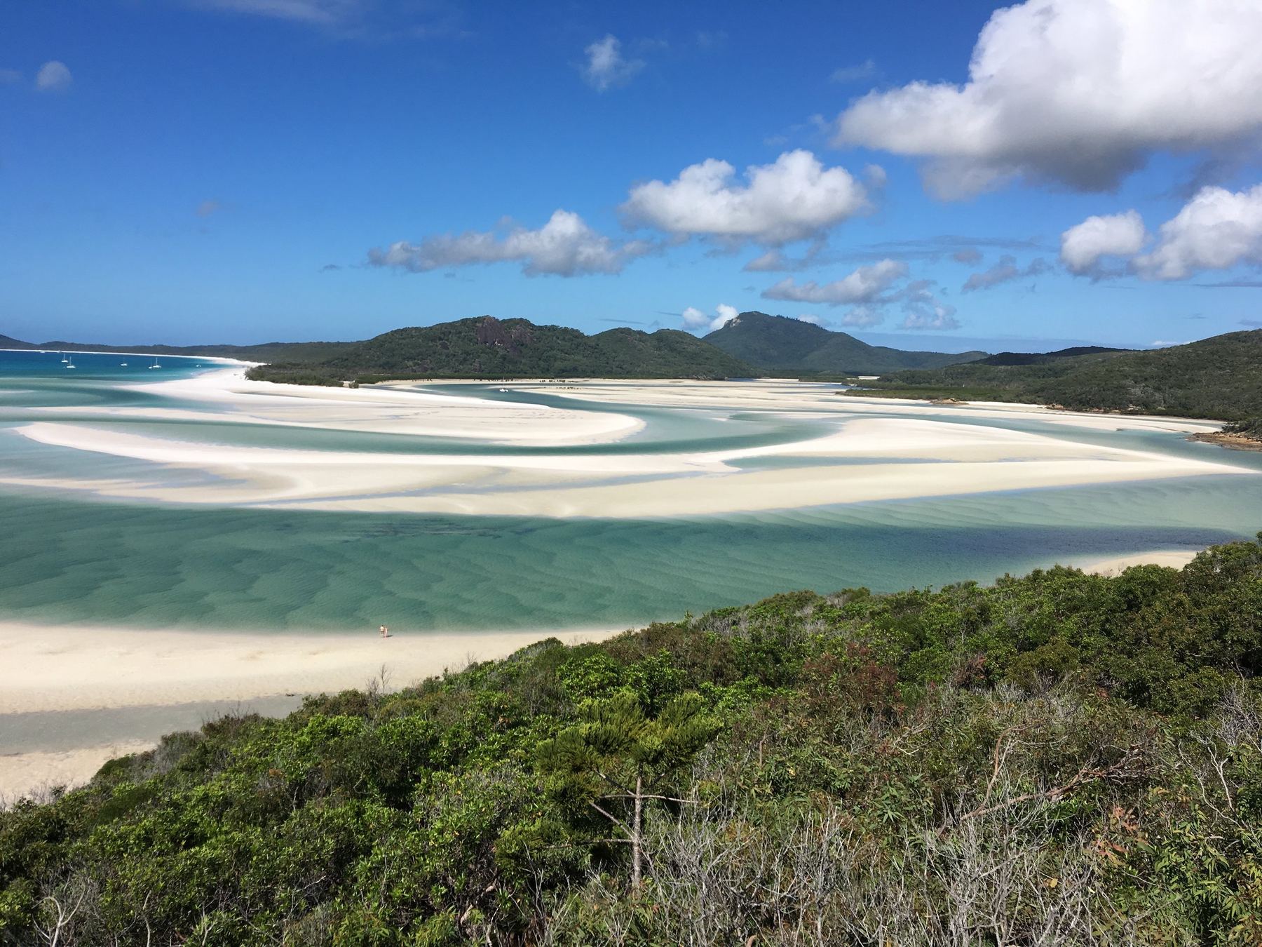 Sailing Whitsunday Islands Without a Sailing License
