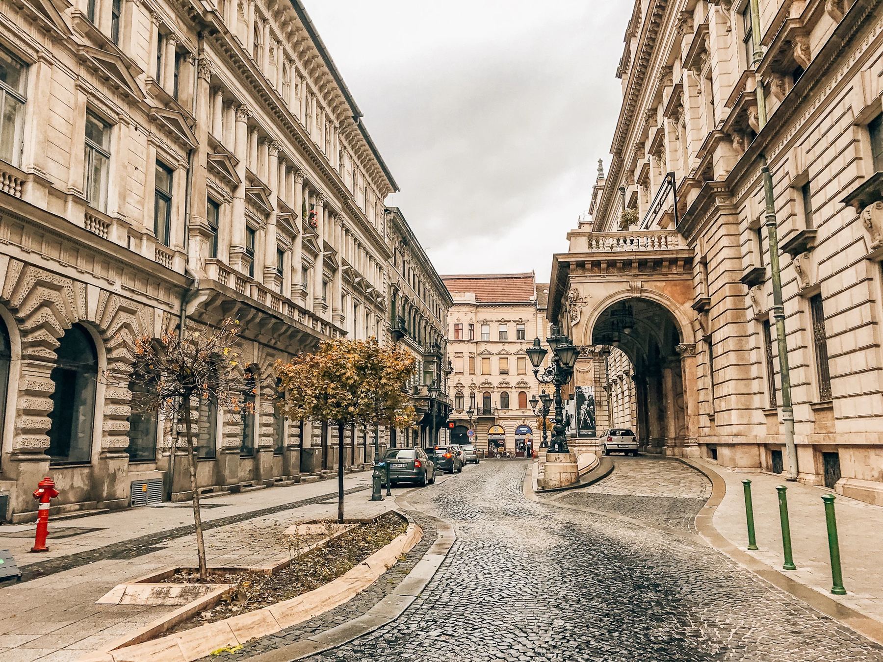 Budapest Travel Guide | Best restaurants, bars, clubs and ruin bars in Budapest